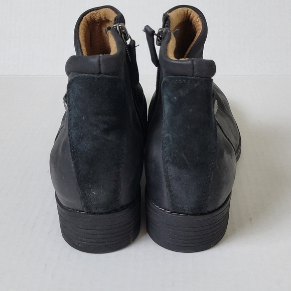 Comfortiva Tarrant Black Leather Slouch Ankle Booties Side Zip Size 6 Comfort - Picture 6 of 9